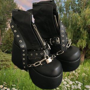 Goth Demonia Camel 205 Chunky Platform Boots